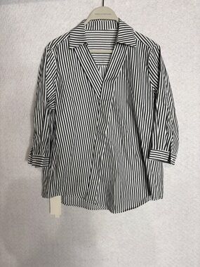 Lomon Black and White Striped -Front Shirt